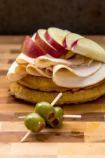 Chicken & Waffle Sandwiches...it's comfort food, but in only 15 minutes! #15MinuteSuppers