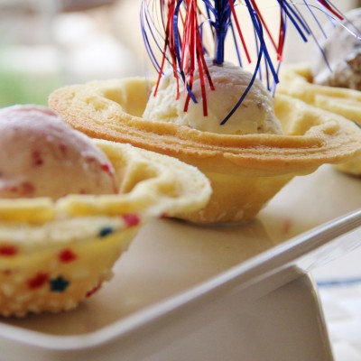 Festive Ice Cream & Cookie Bowls