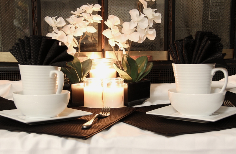 Black & White Tablescape for Two