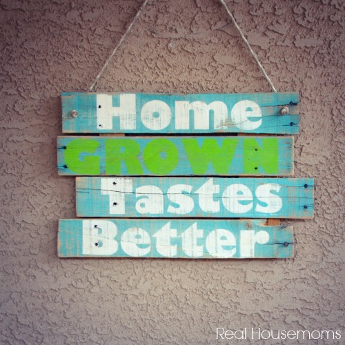 DIY Palette Garden Sign 