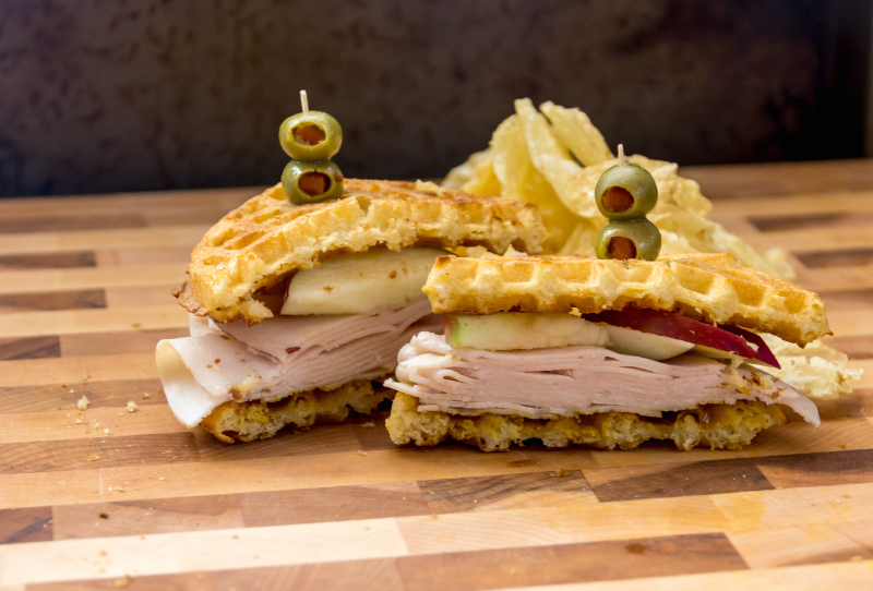 Chicken & Waffle Sandwiches...it's comfort food, but in only 15 minutes!  #15MinuteSuppers