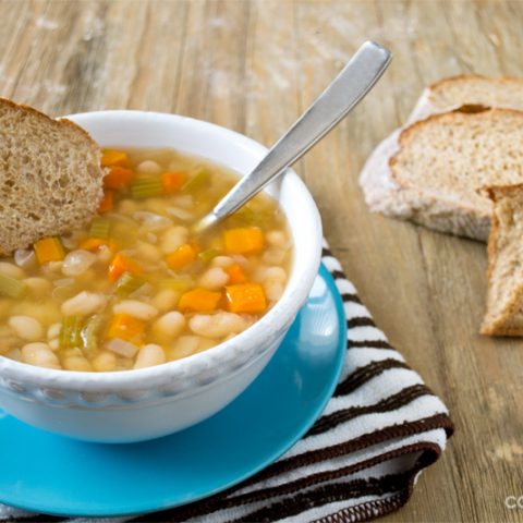 Slow Cooker Italian Vegetarian Bean Soup