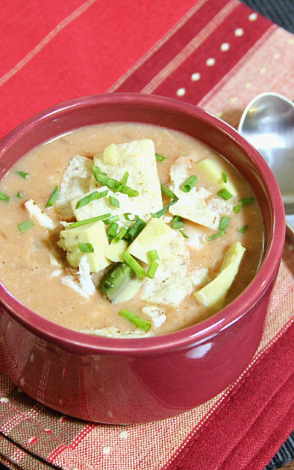 15 Minute White Chicken Chili - quick and easy 15 minute supper!