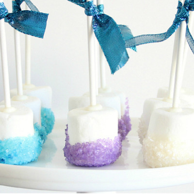 FROZEN Hot Chocolate and Snowflake Marshmallow Pops