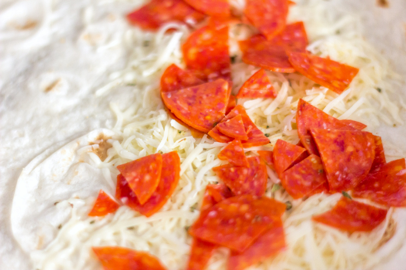 Pepperoni Pizza Quesadillas #15MinuteSuppers