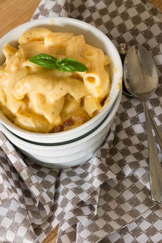 One Pot Homestyle Mac & Cheese in a Rice Cooker! Have to try this! 