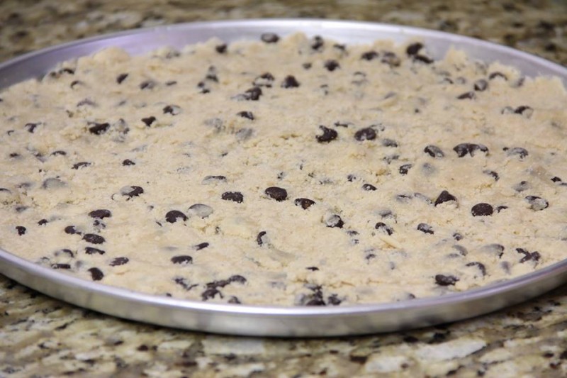 giant chocolate chip cookie