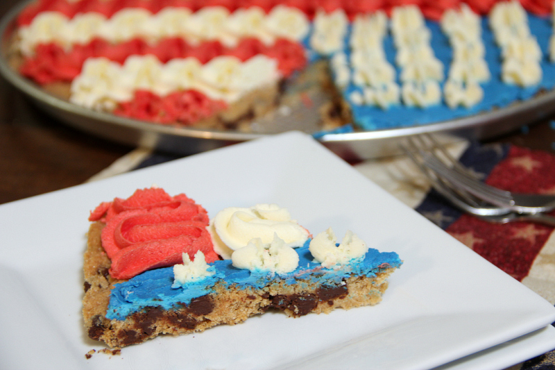 Giant Patriotic Chocolate Chip Cookie {Gluten Free/Vegan}