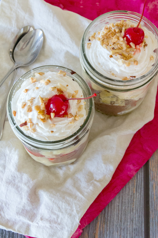 Quick and Easy Banana Split Ice Cream Pie {in a Jar}. Make ahead and keep them in the freezer for when you need a quick dessert! Plus 11 other scrumptious recipes in jars! 