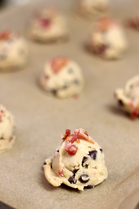 Next time you make a big batch of chocolate chip cookies...add some crispy bacon to the mix.  These Bacon & Chocolate Chip Cookies will blow your mind.