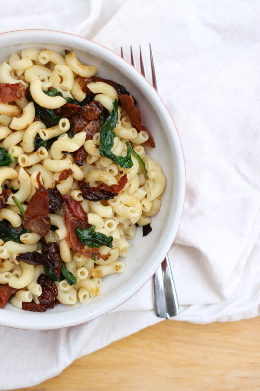 Roasted Garlic, Sun Dried Tomato, & Prosciutto Pasta