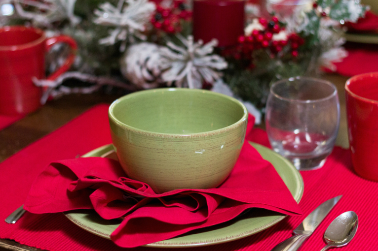 simple christmas tablescape