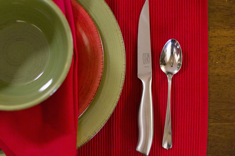 simple christmas tablescape