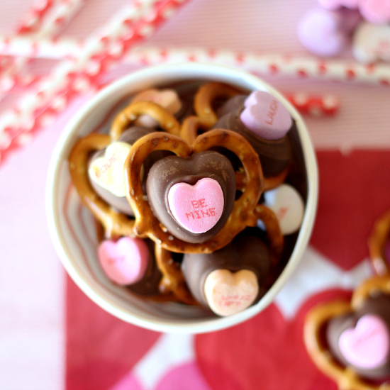 Valentine Pretzel Bites