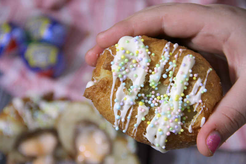 Fried Cadbury Eggs....take a Cadbury Egg, wrap in sugar cookie dough, dip in egg batter and fry! Such a fun Easter dessert for the kids!