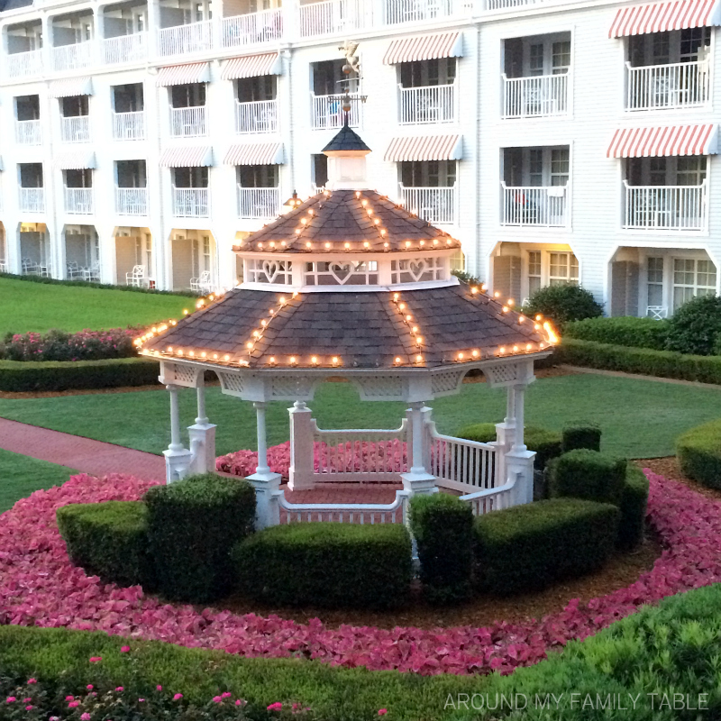 Planning a Trip to DisneyWorld? 11 Reasons to Stay at One of the DisneyWorld Resorts or DisneyWorld Hotels