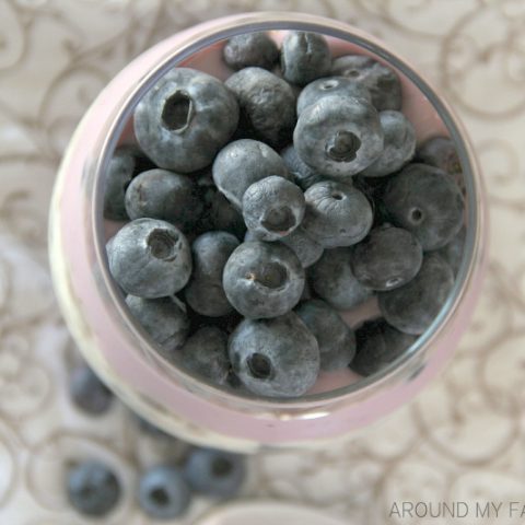 Blueberries and Cream Yogurt Parfait