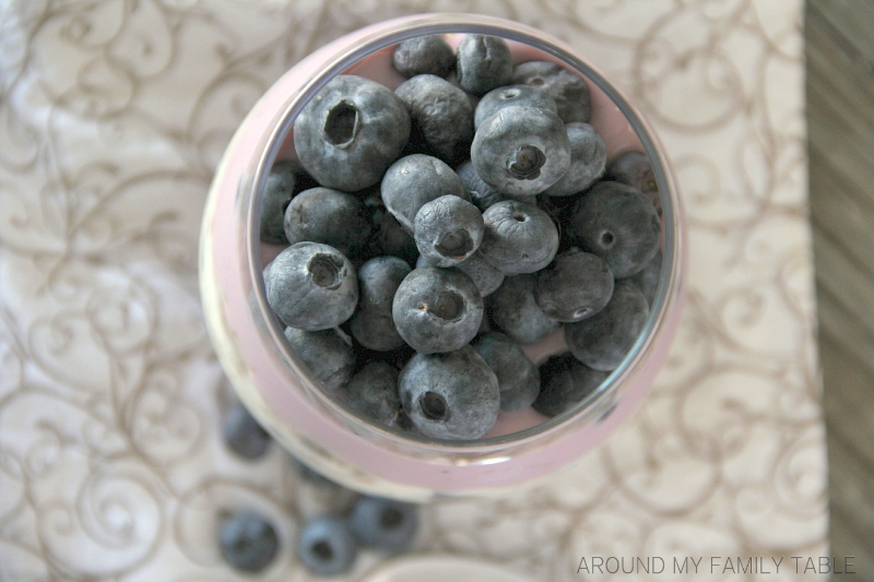 Blueberries & Cream Yogurt Parfait