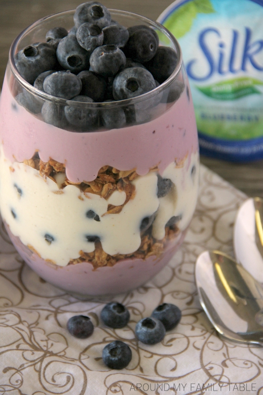 Blueberries & Cream Yogurt Parfait