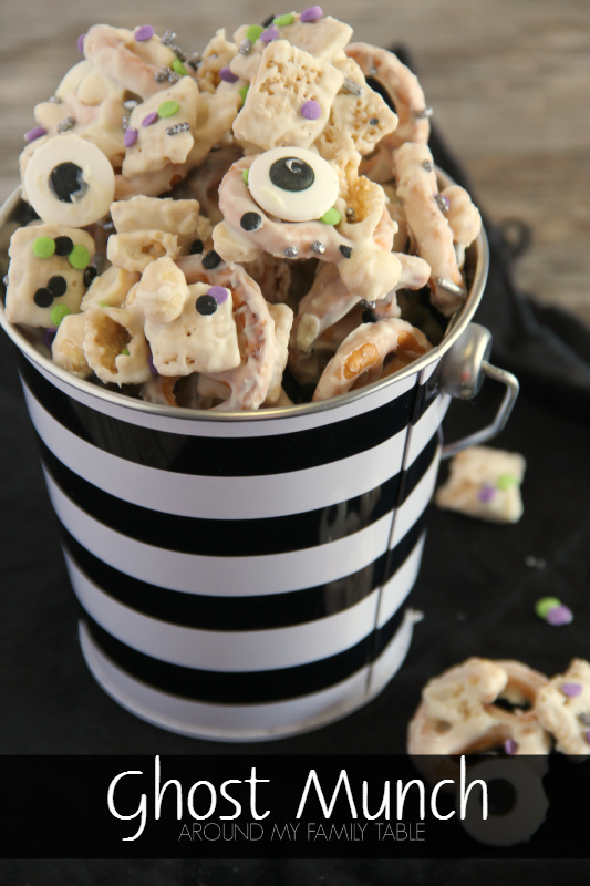 Get the kids in the kitchen and make up a batch of this quick GHOST MUNCH for Halloween. It's a fun and spooky Halloween snack mix that everyone will love.