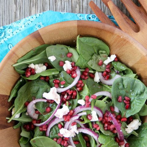 POMEGRANATE AND GOAT CHEESE SALAD with an easy and delicious homemade Pomegranate Vinaigrette