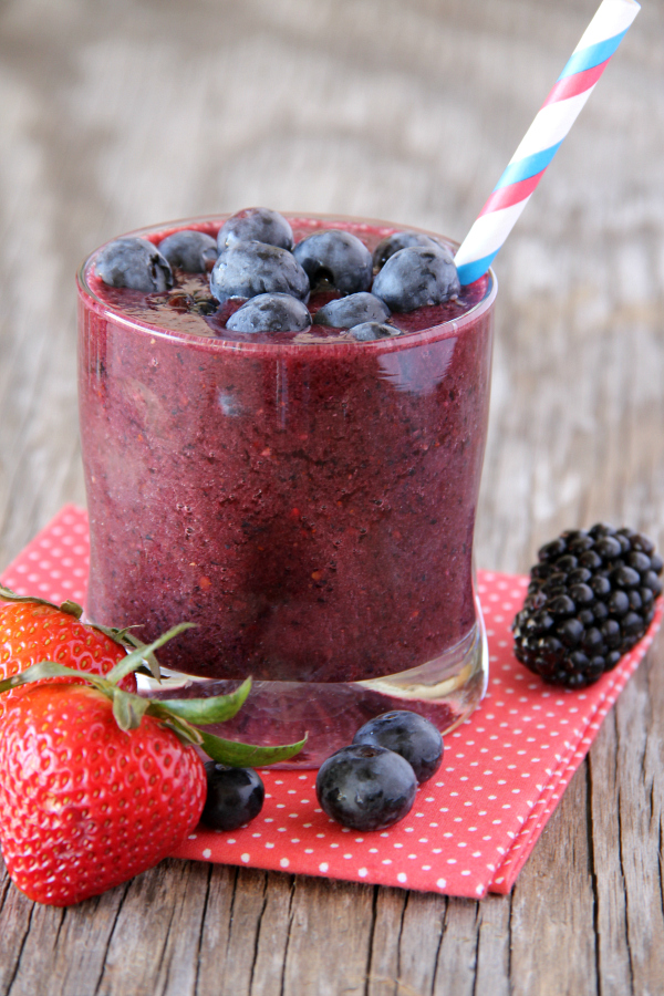 Nothing is faster, than a fresh TRIPLE BERRY SMOOTHIE on busy morning! Just throw it all in the blender and breakfast is served!