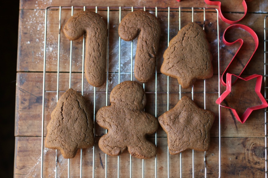 These Holiday Ginger Cookies are perfect for any holiday party or cookie exchange and are super easy to make too.