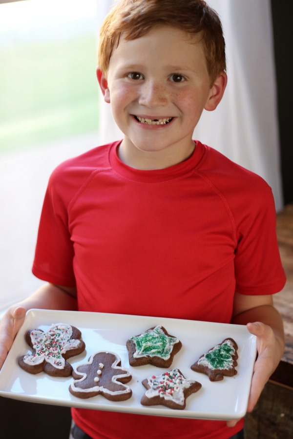 These Holiday Ginger Cookies are perfect for any holiday party or cookie exchange and are super easy to make too.