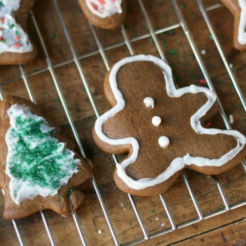 These Holiday Ginger Cookies are perfect for any holiday party or cookie exchange and are super easy to make too.