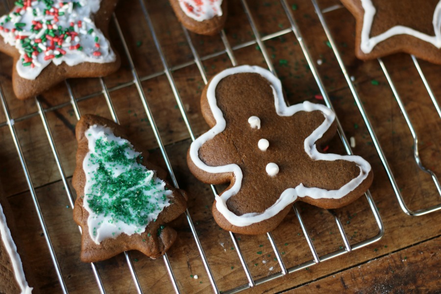 These Holiday Ginger Cookies are perfect for any holiday party or cookie exchange and are super easy to make too.