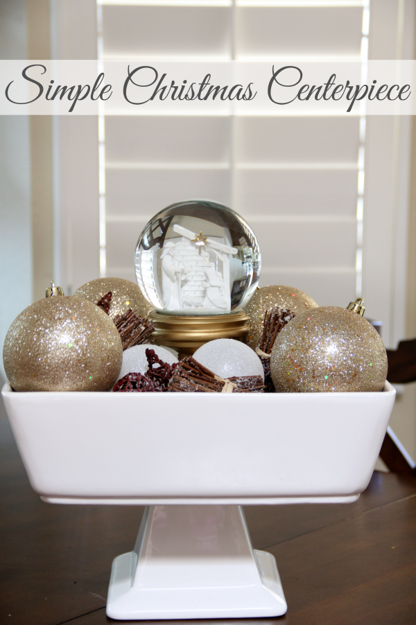 A simple Christmas Centerpiece is all you need for your table to add a little holiday cheer to your dining room. 