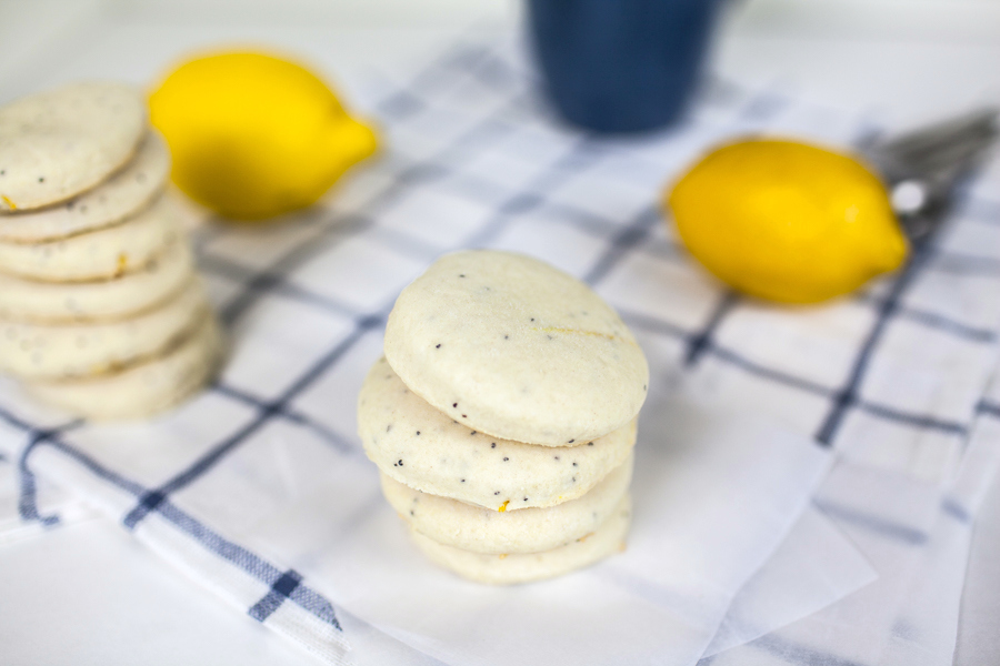 The holiday season is the perfect time for baking cookies! These easy Lemon Poppy Seed Soft Bake Cookies are quick and perfect to make with kids. 