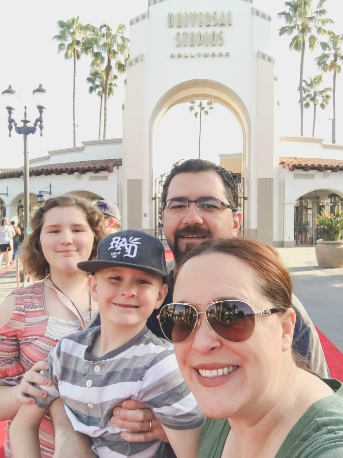 Find out how to do Universal Studios Hollywood in one day plus see my recommendations for treats and allergy friendly food. We had so much eating our way through the park. Keep reading to find out what we thought Universal Studios Hollywood best food finds were.