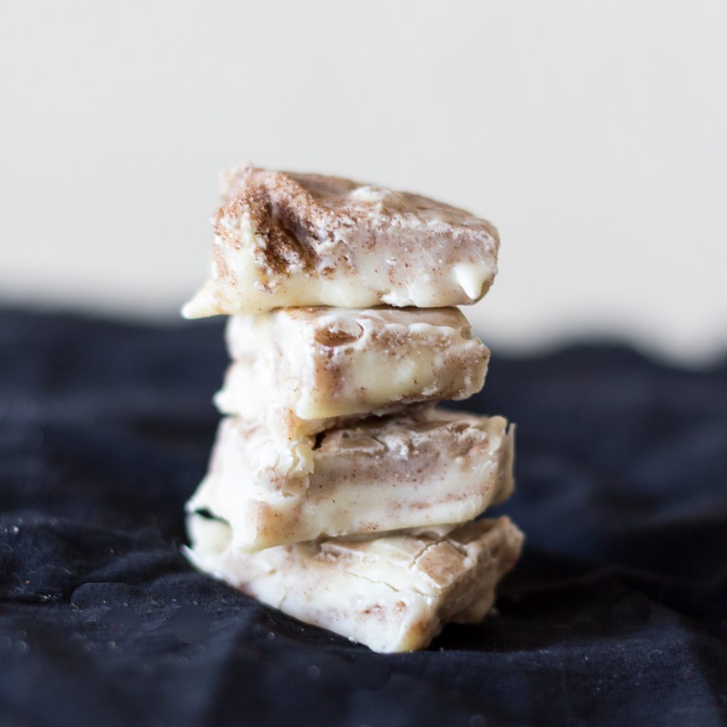 4 pieces of white chocolate snickerdoodle fudge