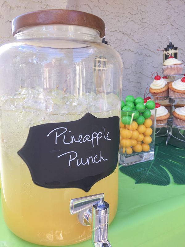 This Summertime Pineapple Party is such a fun, simple party idea & a perfect way to kickoff summer.