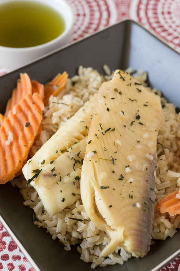 The subtle flavors of healthy green tea really give a delicious flavor to white fish.  You'll love this Green Tea Poached Tilapia, it's divine and it's ready in about 15 minutes.