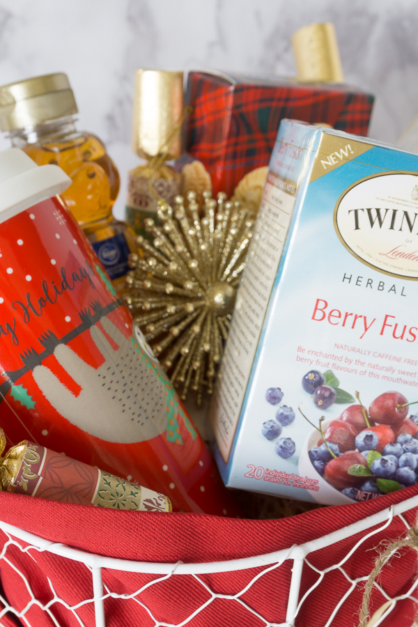Don't show up empty handed to holiday or dinner parties.  It's a good idea to always to take little hostess gift with you.  I love putting together a little gift basket of goodies for a last minute hostess gift.