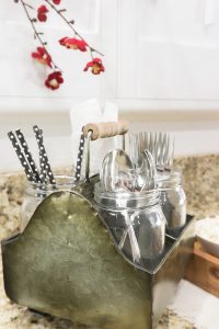 silverware caddy for parties & a DIY Chili bar