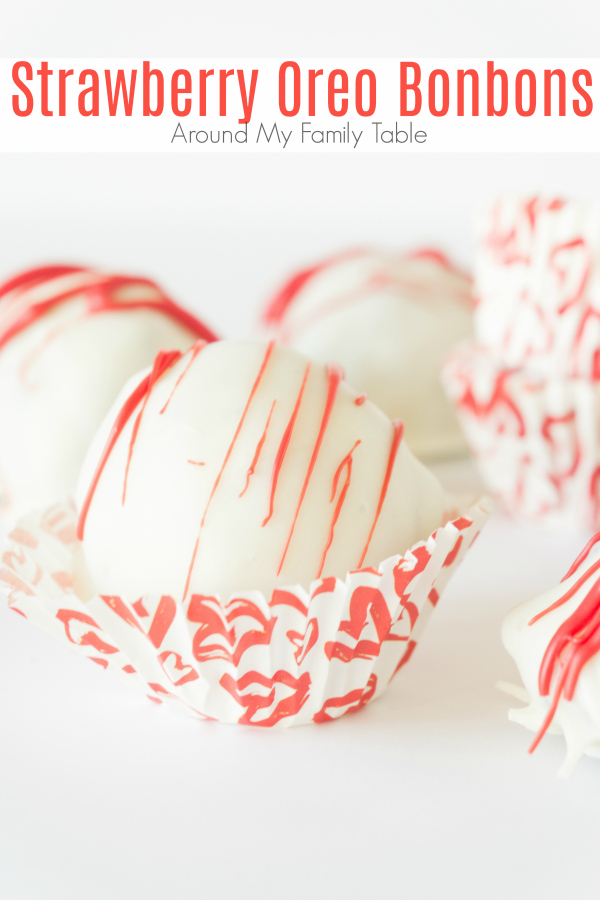 Change up your traditional Oreo BonBons!  My Strawberry Oreo BonBons are always a huge hit and they only have 3 ingredients! #oreos #oreobonbons #desserts #nobake