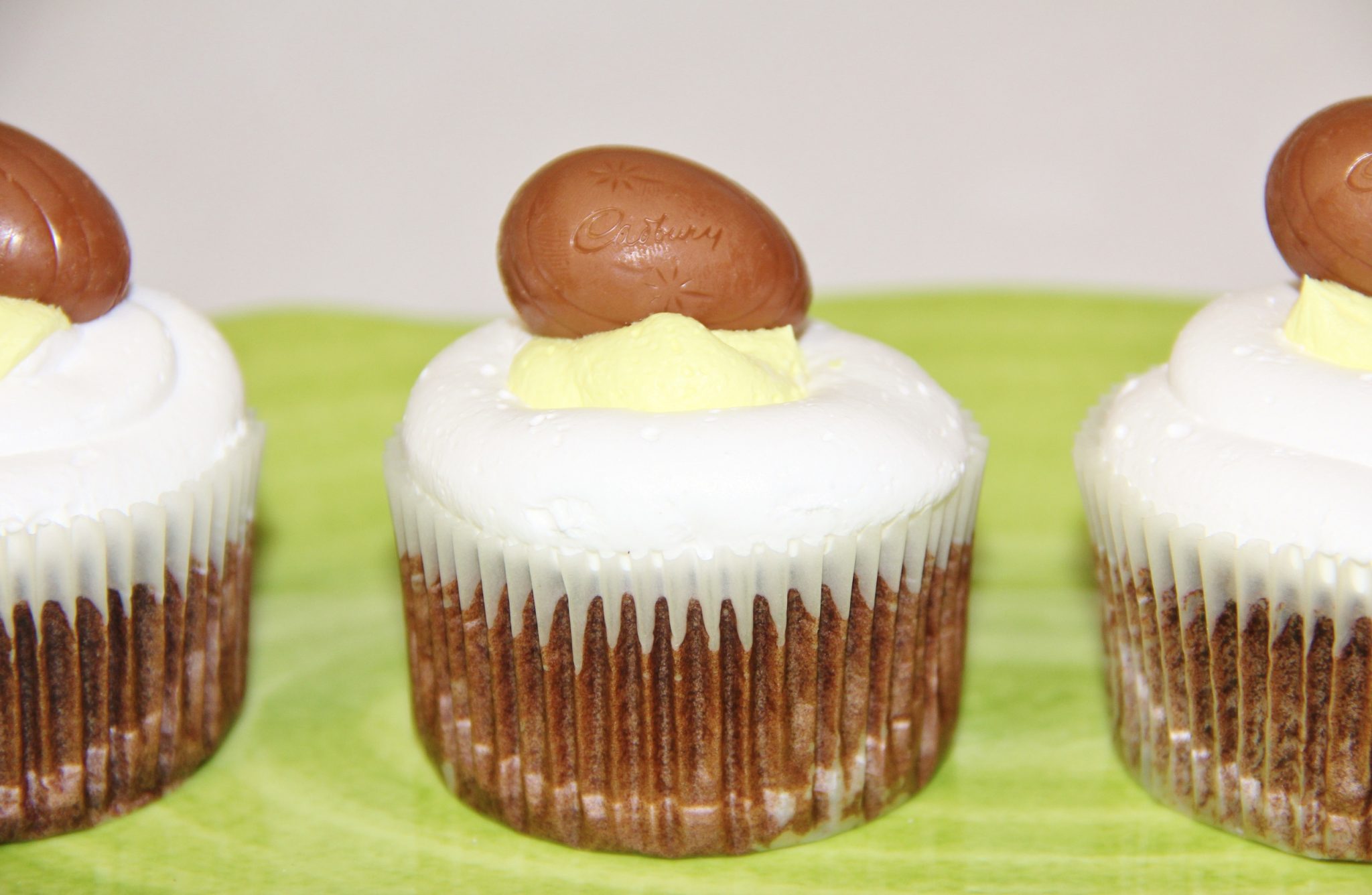 Cadbury Egg Cupcakes Cadbury Egg Cupcakes