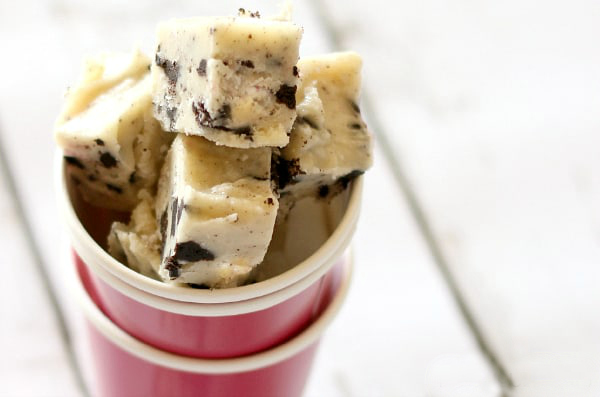 This 5 minute COOKIES & CREAM FUDGE is going to be a favorite of children of all ages!