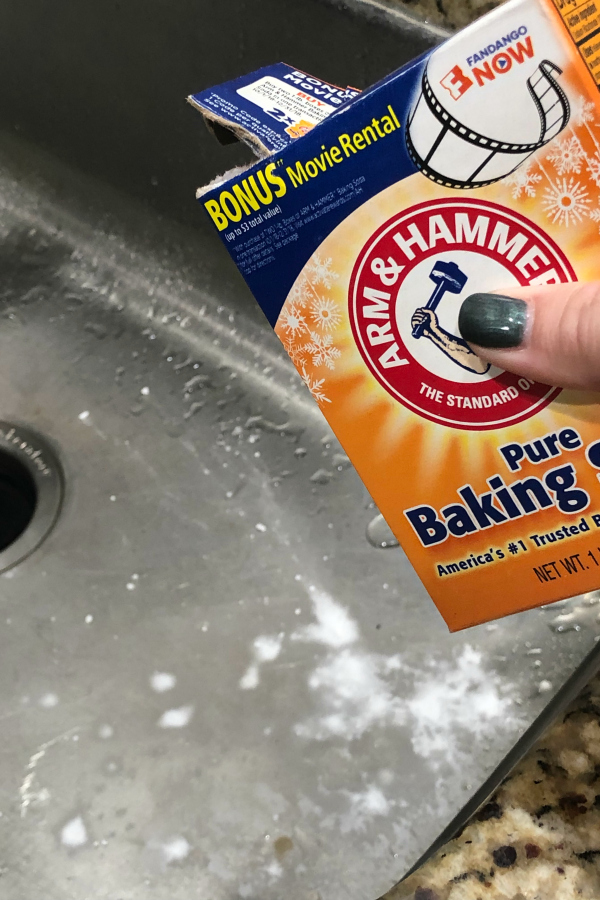 cleaning sink with baking soda