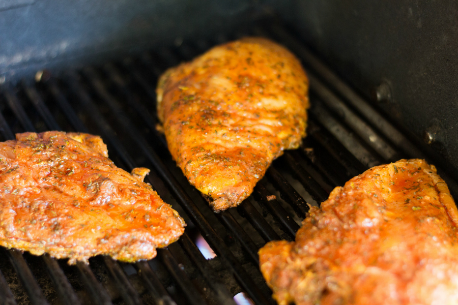 The flavor of this Grilled Creole ChickenÂ is out of this world, plus it only takes 20-30 minutes to marinate before it goes on the grill...so it's a quick recipe for weeknights too!