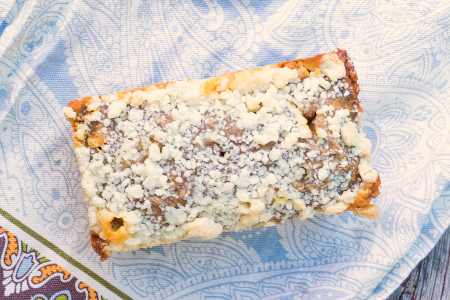 pumpkin bread with streusel topping