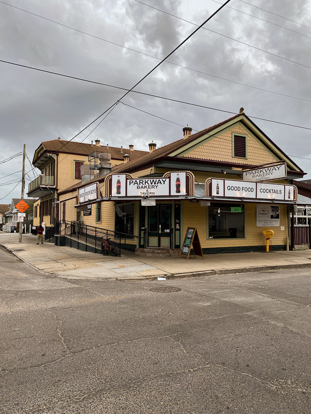 New Orleans Parkway Bakery and Tavern