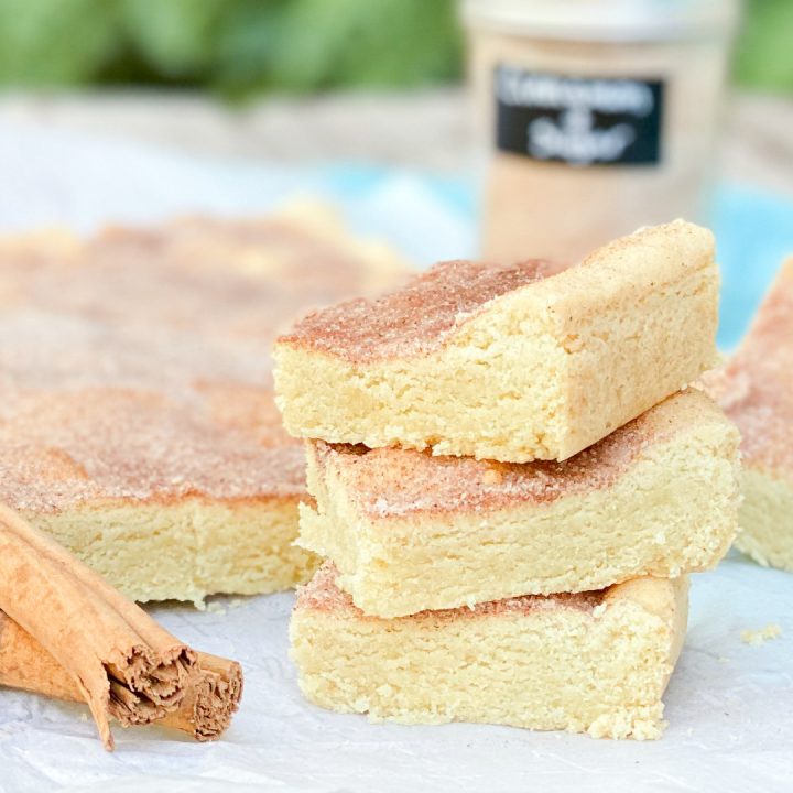 snickerdoodle cookie bars on a wood table