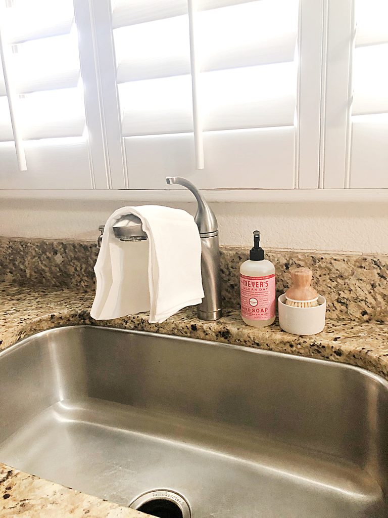 clean and decluttered kitchen sink