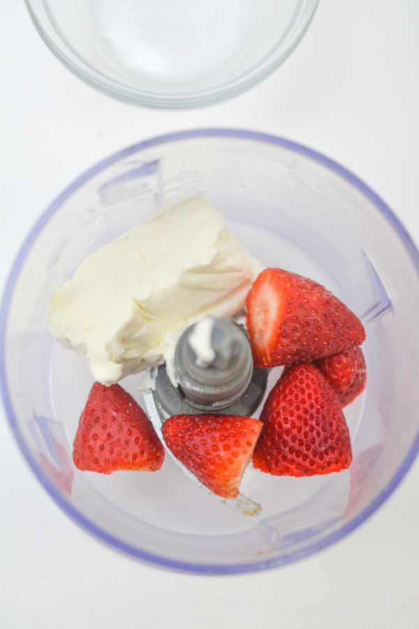 strawberries and cream cheese in blender