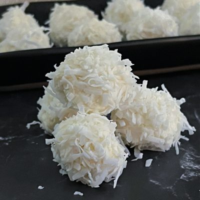 Pina Colada Protein Balls (Keto, No Bake)